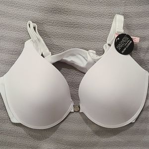 La vie en rose white magnetic front closure bra